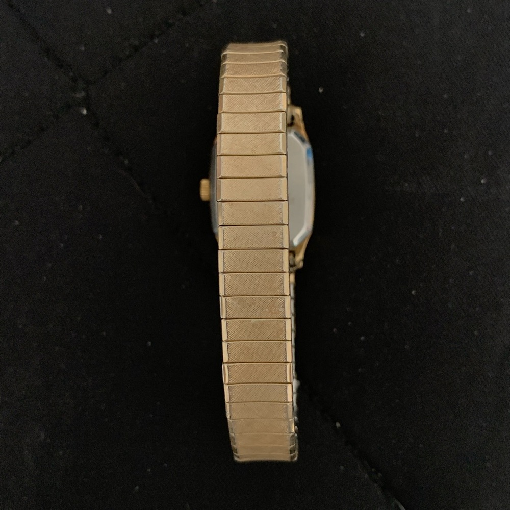 Pulsar Gold Rectangular Quartz Watch - Picture 4 of 5